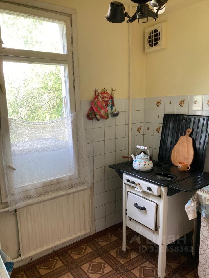 Продажа 3-комн квартиры на вторичном рынке улица Лени Голикова, 13