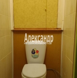 Продажа 2-комн квартиры на вторичном рынке Волхов, ул Марата,  д. 1
