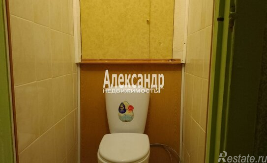 Продажа 2-комн квартиры на вторичном рынке Волхов, ул Марата,  д. 1