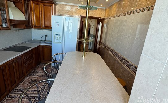 Продажа 4-комн квартиры на вторичном рынке Окская ул