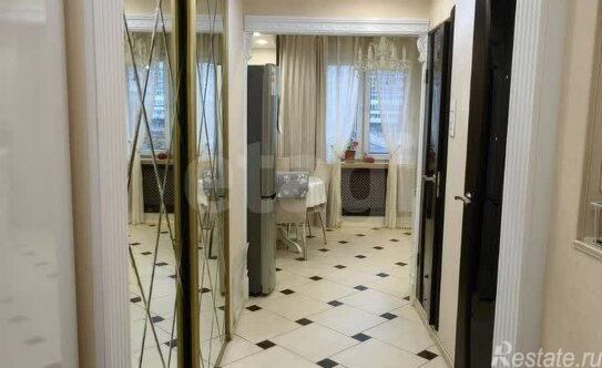 Продажа 2-комн квартиры на вторичном рынке улица Маршала Захарова,  д. 16 к3