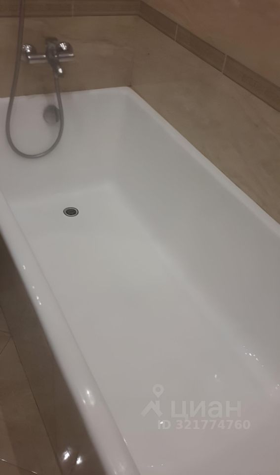 Продажа 2-комн квартиры на вторичном рынке Аничково пгт, 3