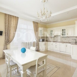 Аренда 4-комн квартиры на вторичном рынке улица Александра Невского,  д. 27