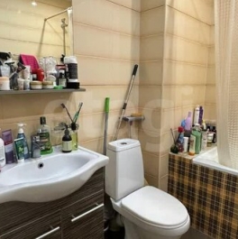 Продажа 1-комн квартиры на вторичном рынке улица Оптиков,  д. 51 к1