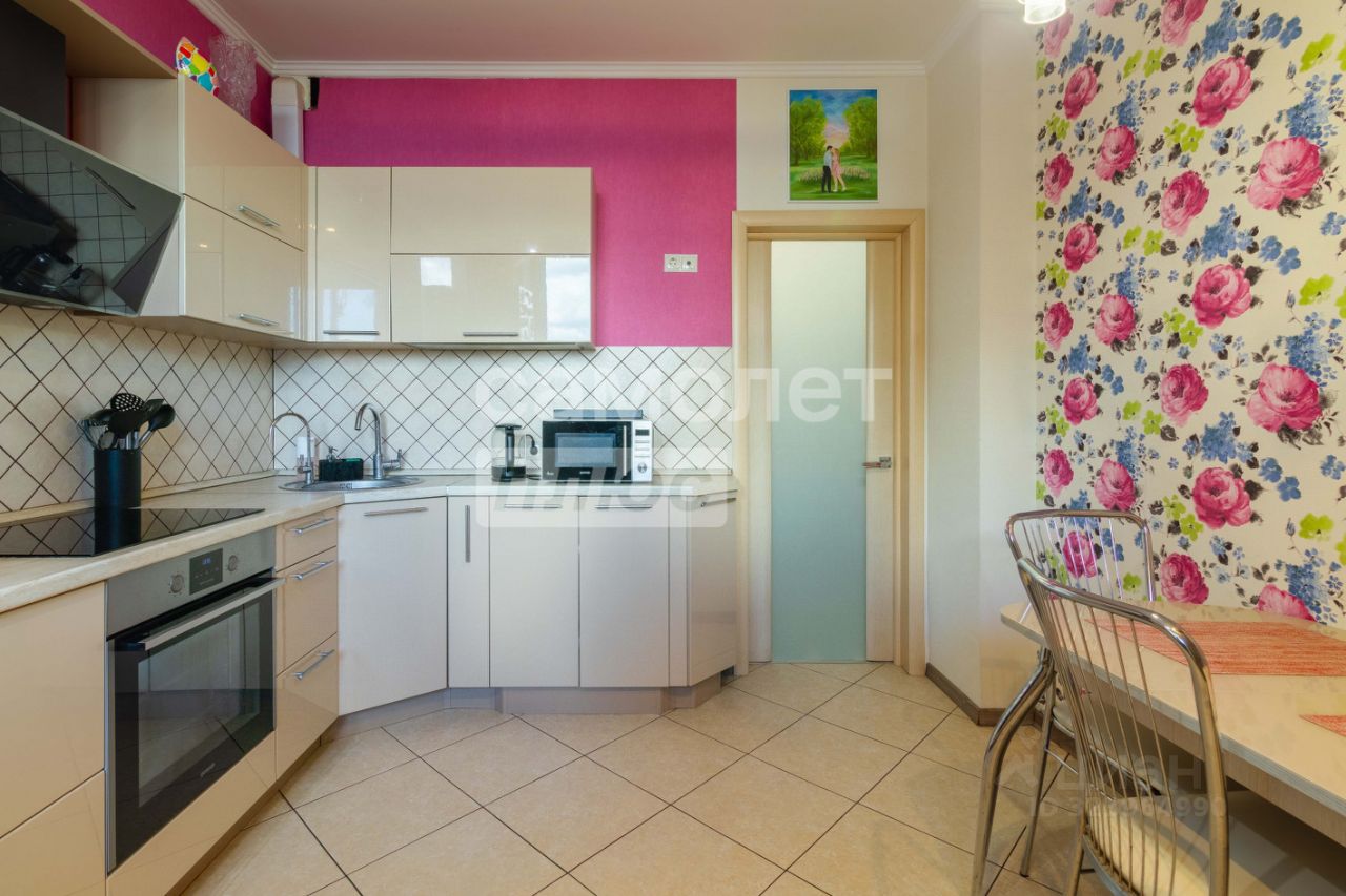 Продажа 2-комн квартиры на вторичном рынке Ново-Сырово мкр, улица Кольцевая,  д. 3