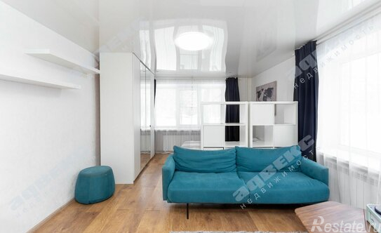 Продажа 2-комн квартиры на вторичном рынке Луначарского пр-кт,  д. 70,  к. 3