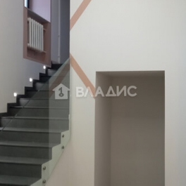 Продажа 1-комн квартиры на вторичном рынке Гончарный 2-й пер,  д. 3