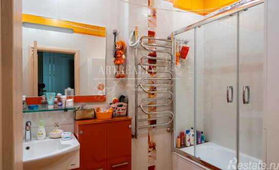 Аренда 3-комн квартиры на вторичном рынке Наличная улица,  д. 3