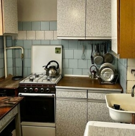 Продажа 3-комн квартиры на вторичном рынке Колпино г, Адмиралтейская ул,  д. 27