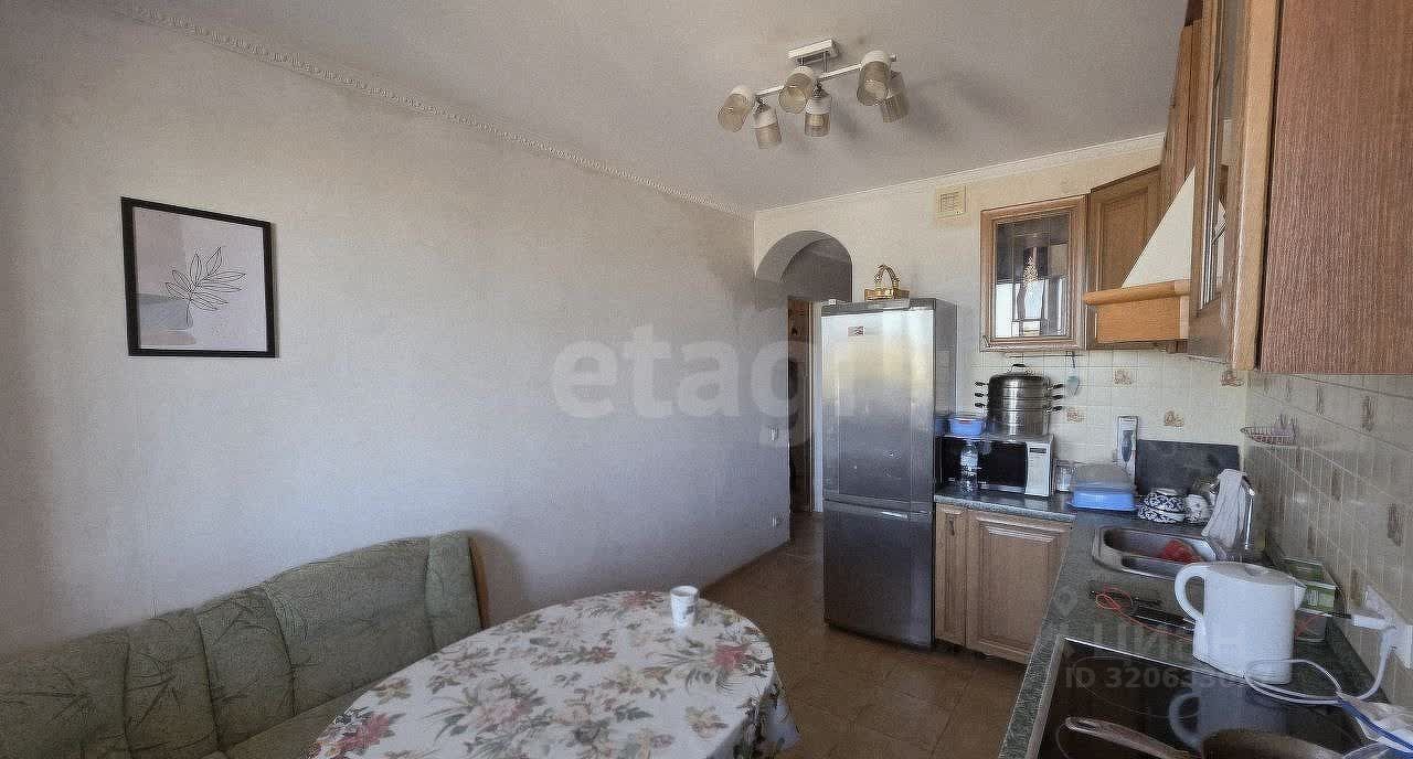 Продажа 2-комн квартиры на вторичном рынке Лобня, улица Чайковского, 18