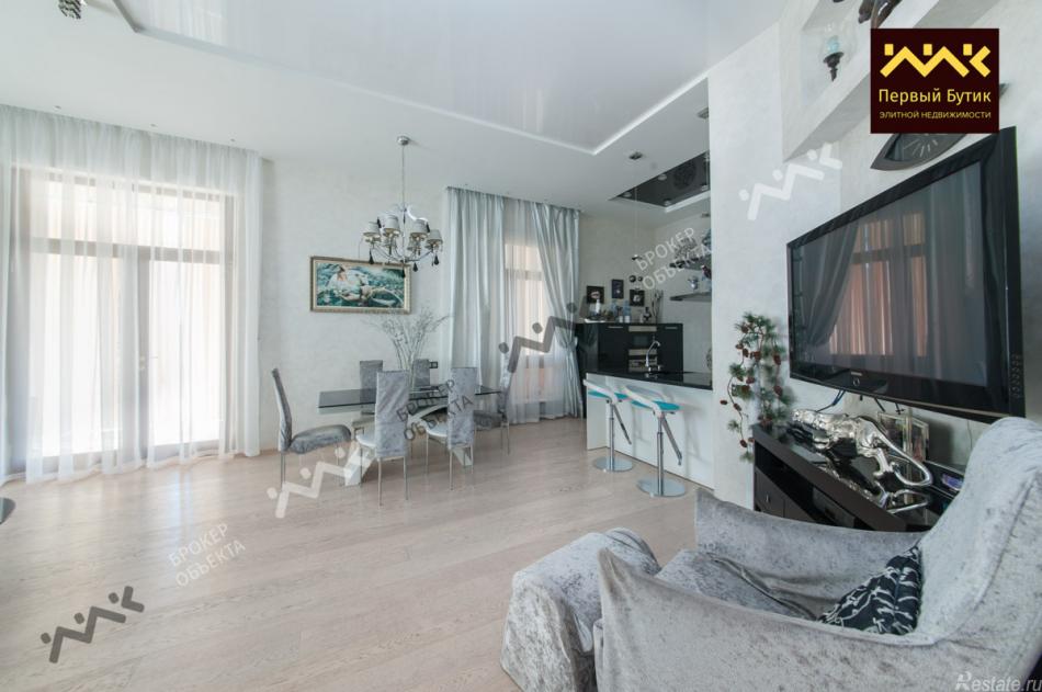 Продажа 2-комн квартиры на вторичном рынке Крестовский пр-кт,  д. 26