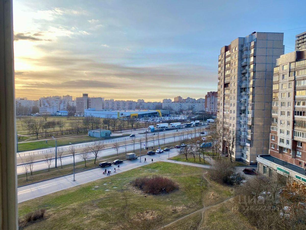 Продажа 3-комн квартиры на вторичном рынке Бухарестская улица, 114к1