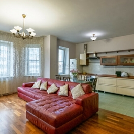 Продажа 3-комн квартиры на вторичном рынке улица Гиляровского