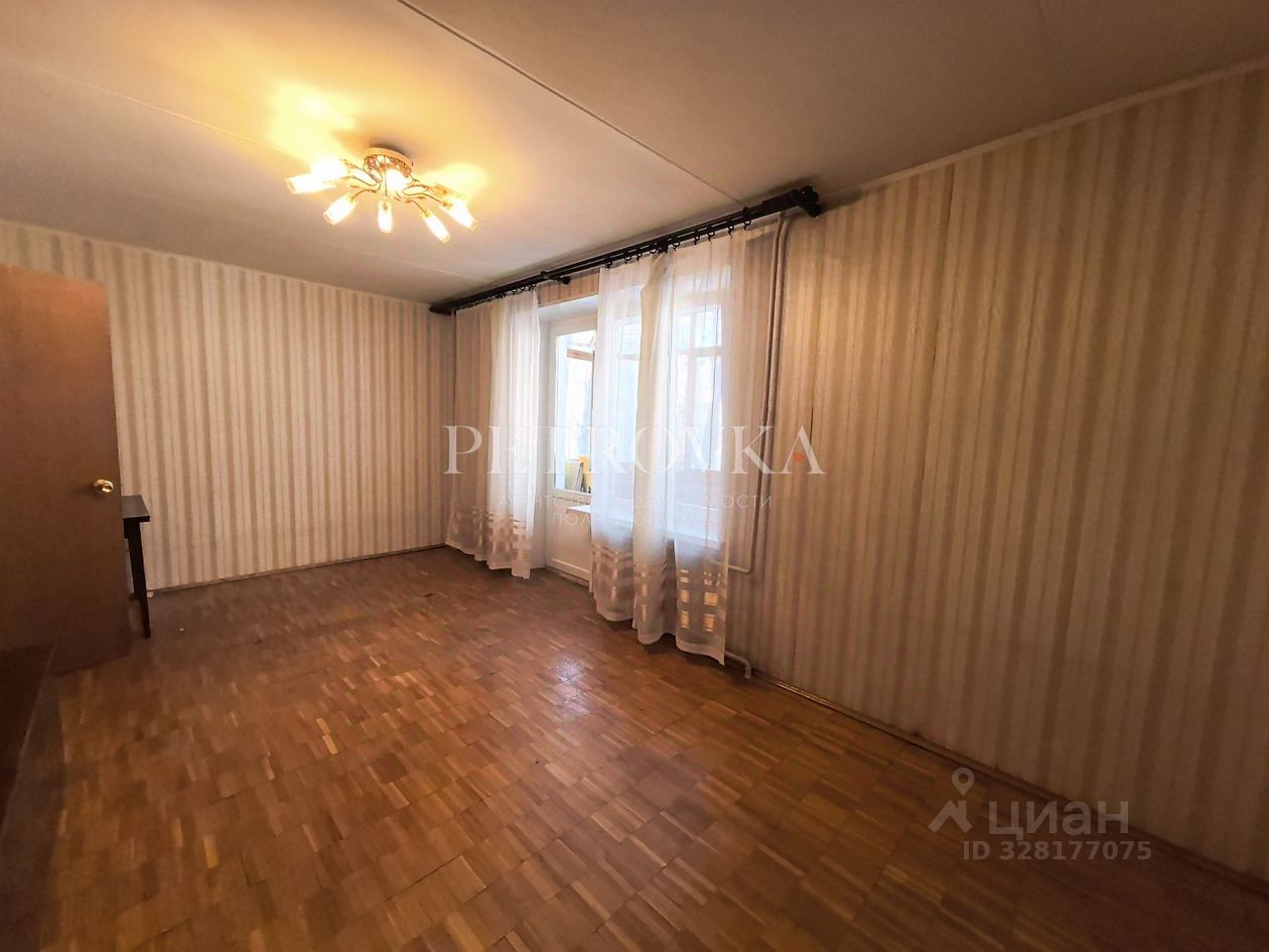 Продажа 3-комн квартиры на вторичном рынке улица Лавочкина, 18