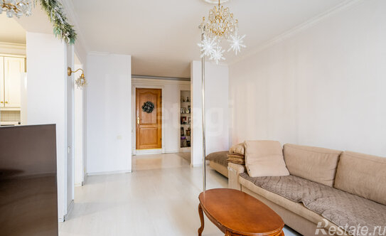 Продажа 4-комн квартиры на вторичном рынке Культуры пр-кт,  д. 25 к4