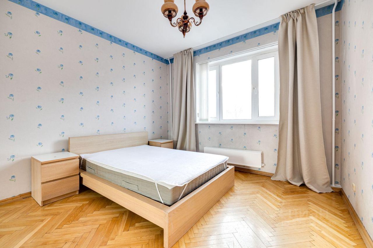 Аренда 3-комн квартиры на вторичном рынке Петрозаводская улица, 19К2