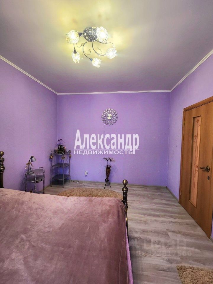 Продажа 2-комн квартиры на вторичном рынке Кириши, Восточная улица, 8