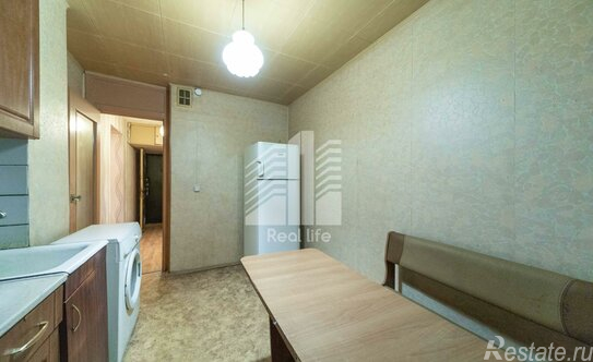 Продажа 2-комн квартиры на вторичном рынке Домодедовская улица,  д. 24 к1