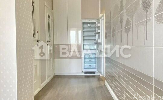 Продажа 2-комн квартиры на вторичном рынке Братиславская улица,  д. 23