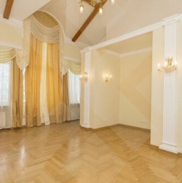Продажа 6-комн квартиры на вторичном рынке Береговая улица,  д. 8