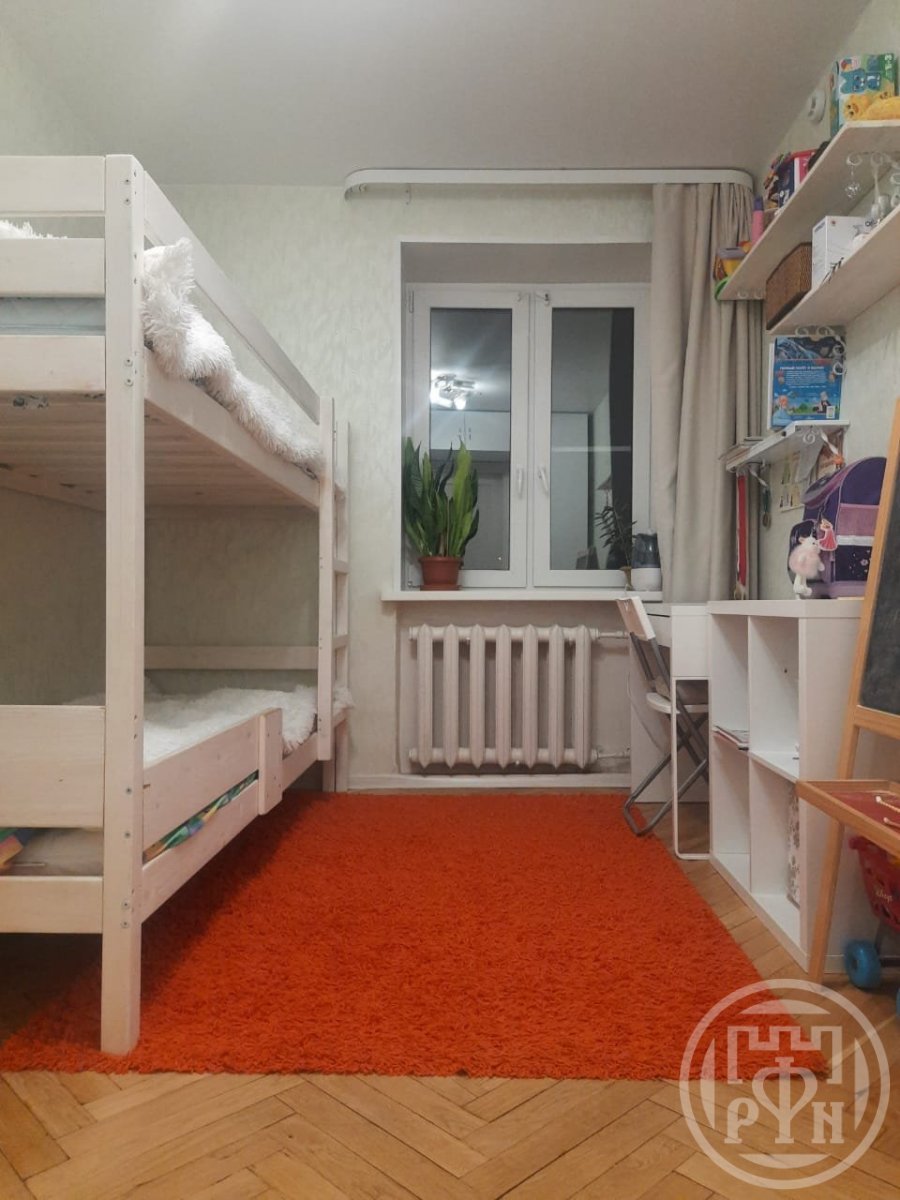 Продажа 2-комн квартиры на вторичном рынке Красное Село г., Кингисеппское шос.,  д. 8