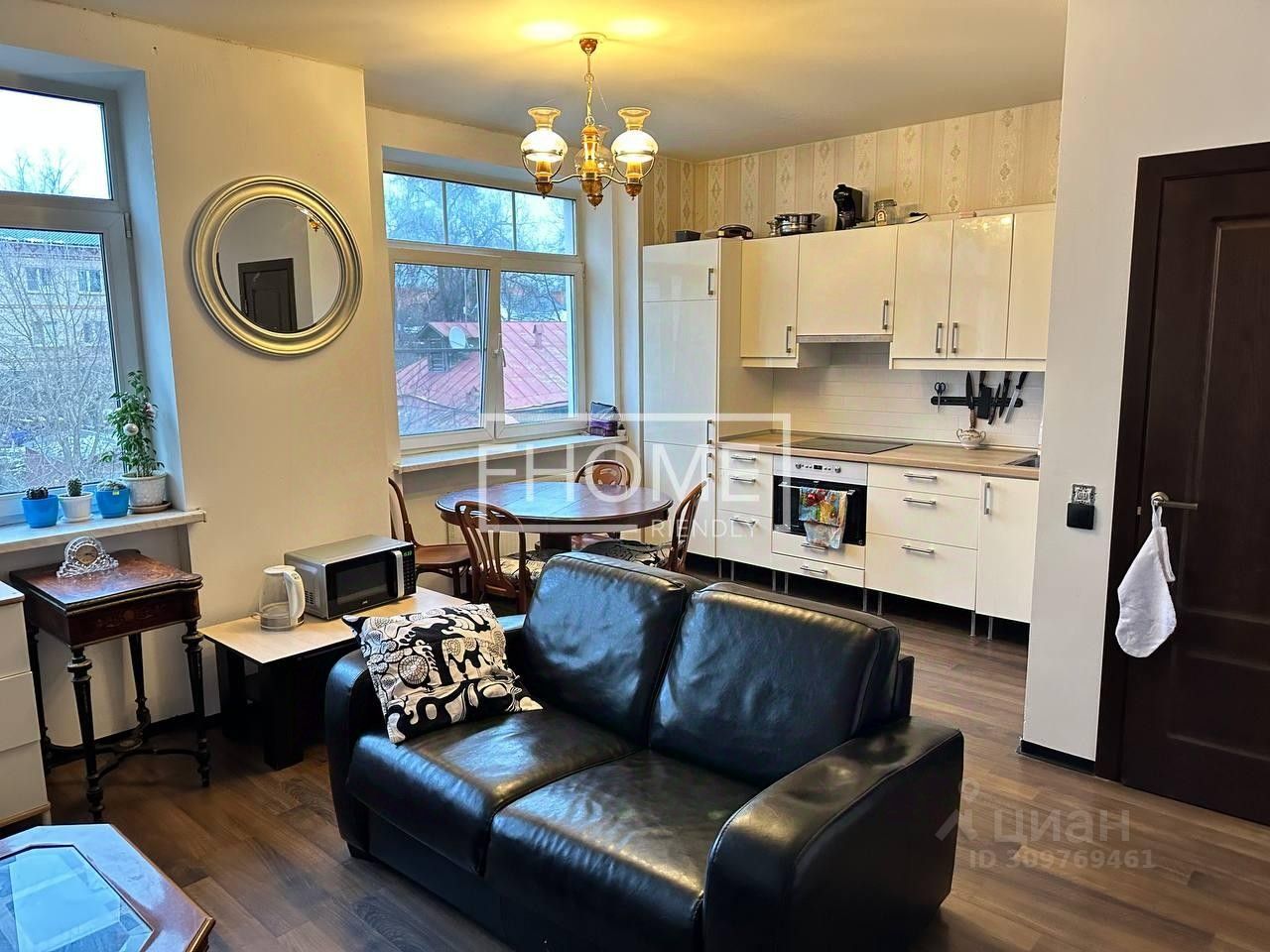 Продажа 3-комн квартиры на вторичном рынке Звенигород, улица Чехова, 11а