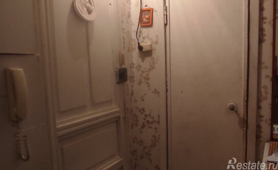 Продажа 4-комн квартиры на вторичном рынке Трамвайный пр-кт,  д. 13,  к. 2