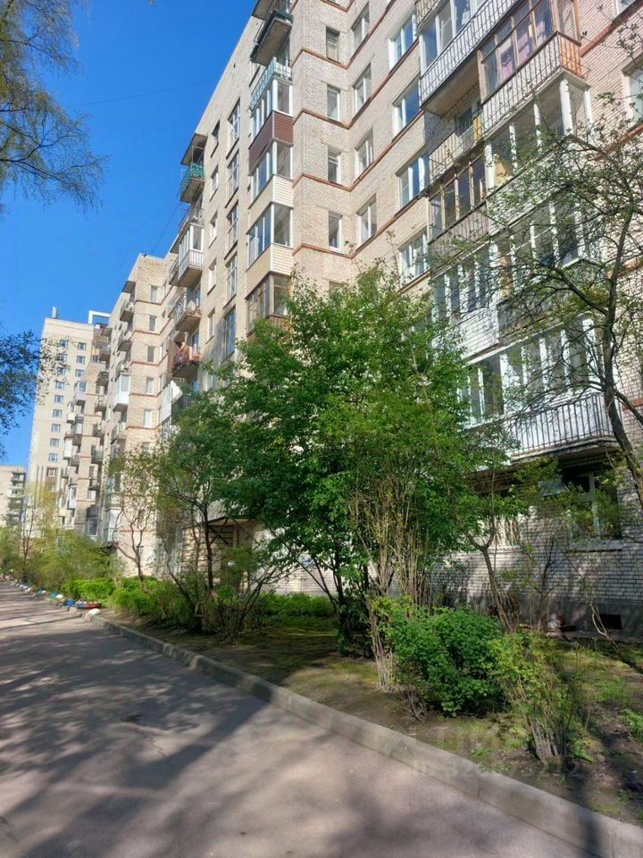 Продажа 2-комн квартиры на вторичном рынке улица Карпинского, 14