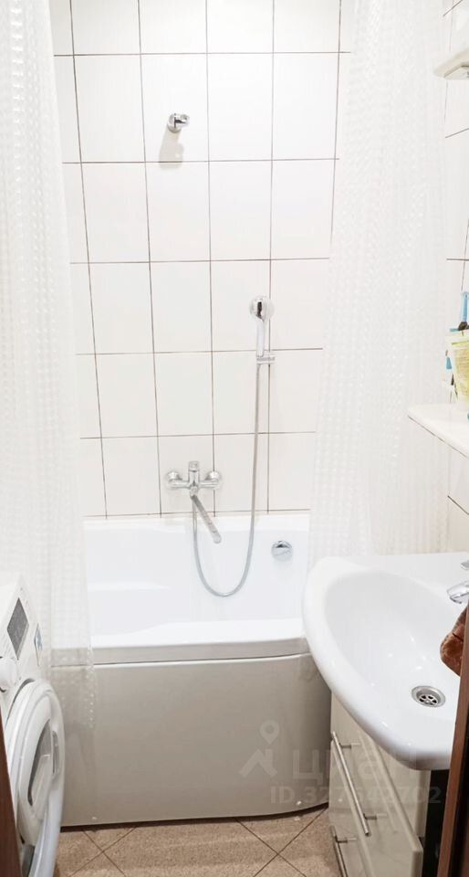 Продажа 2-комн квартиры на вторичном рынке Дунайский проспект, 28к2