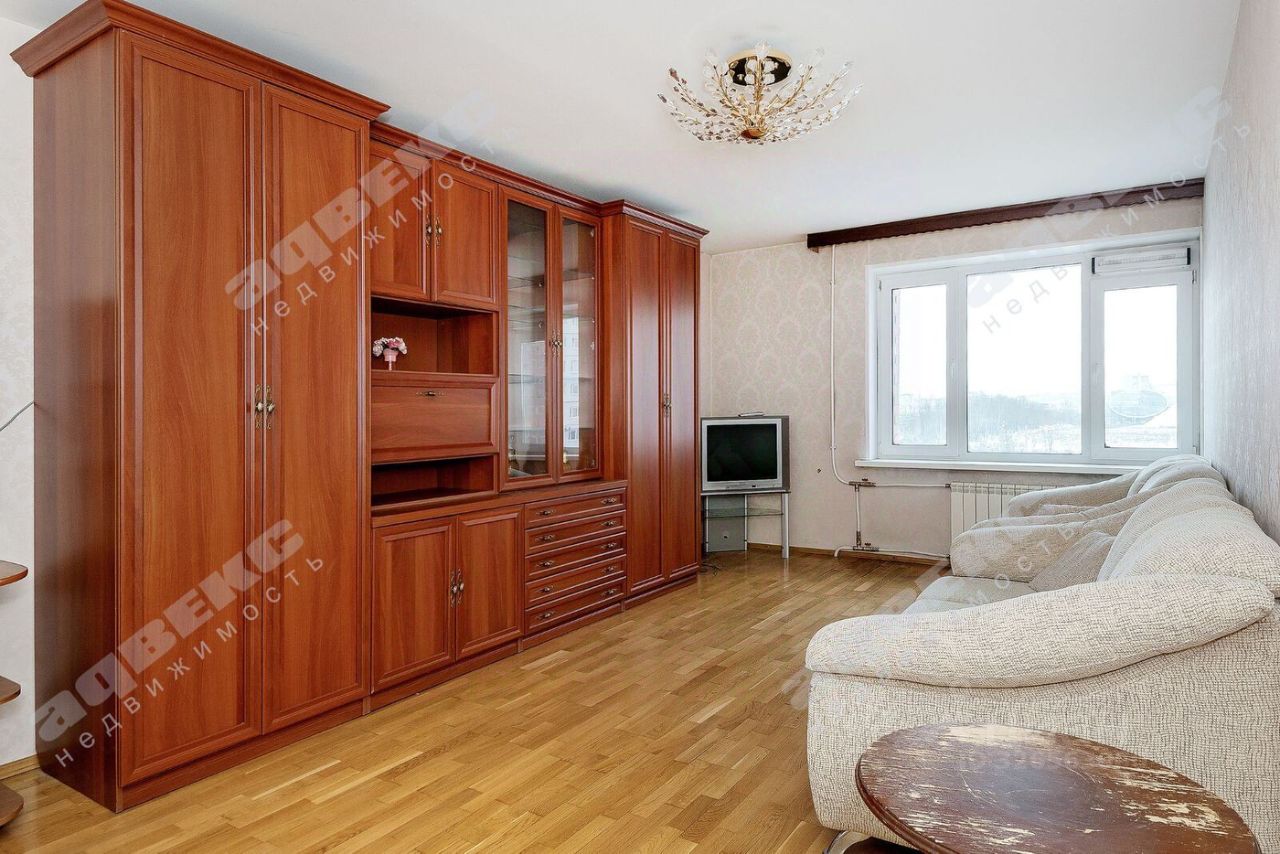 Продажа 2-комн квартиры на вторичном рынке улица Савушкина, 117к2