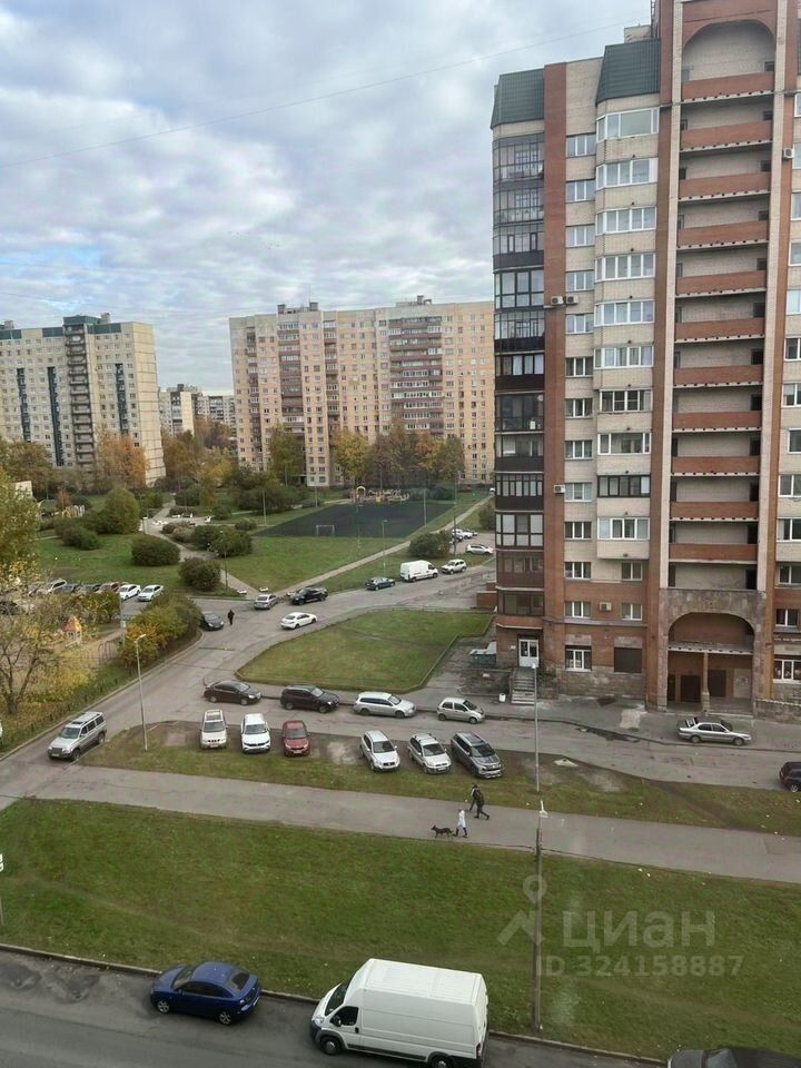 Продажа 3-комн квартиры на вторичном рынке улица Котина, 8К1