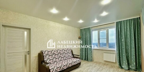 3-комн квартира Композиторов ул,  д. 7