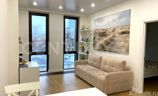 Продажа 2-комн квартиры на вторичном рынке Международная улица,  д. 15А