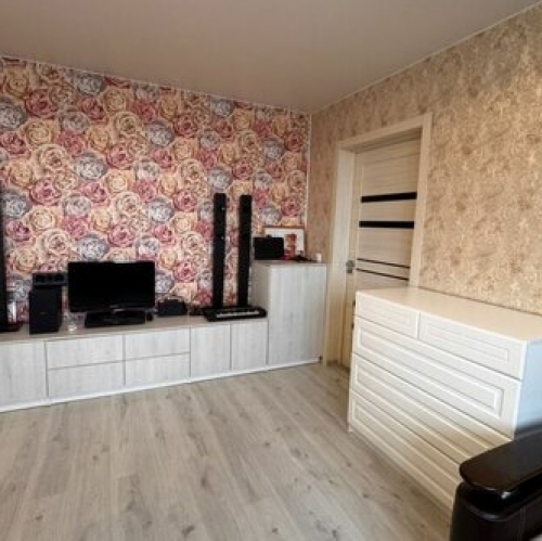 2-комн квартира Тихвин, ул Ярослава Иванова,  д. 1