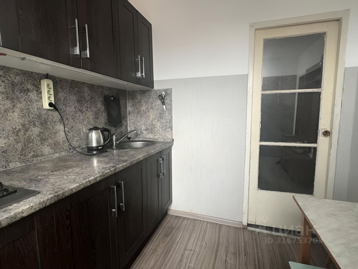 Продажа 1-комн квартиры на вторичном рынке Большая Ижора пгт, Приморское шоссе, 11