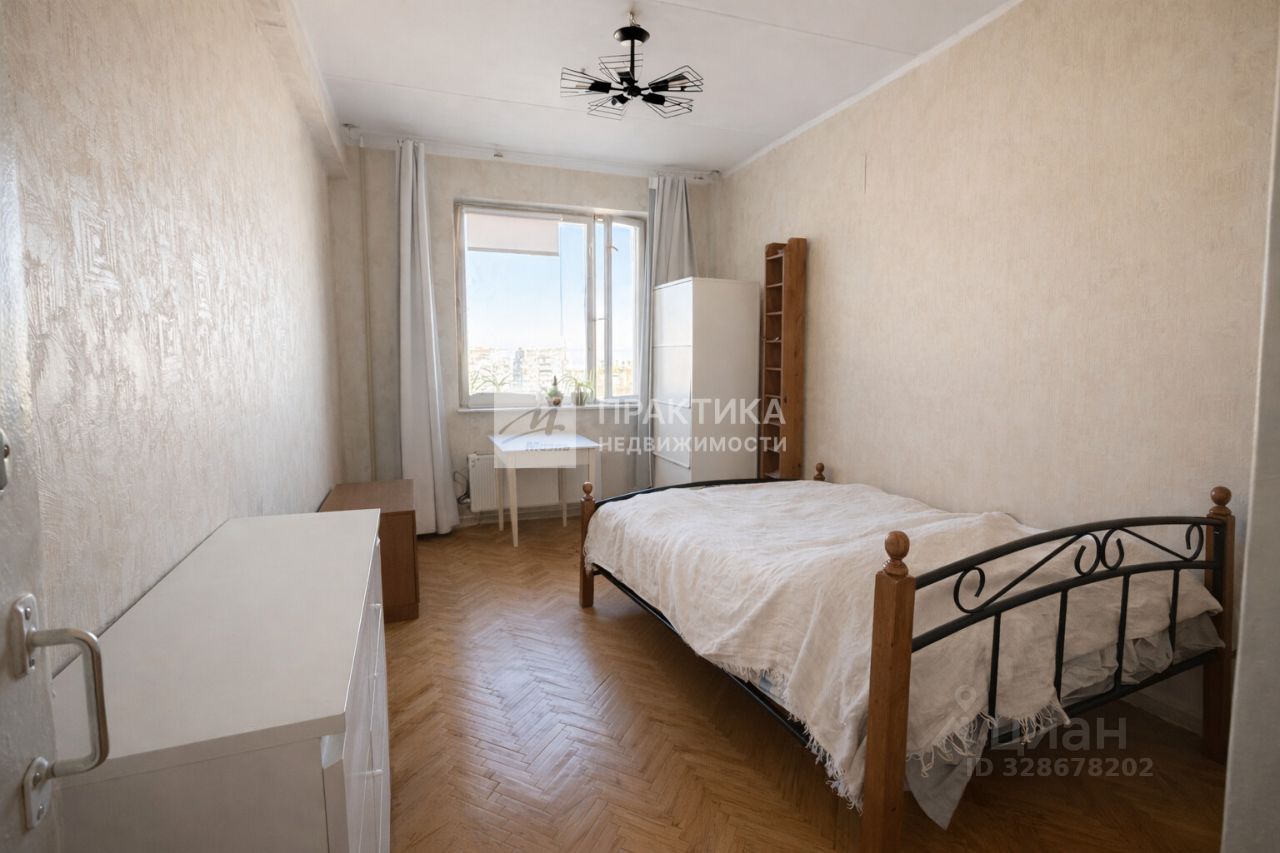 Продажа 3-комн квартиры на вторичном рынке Фестивальная улица, 18