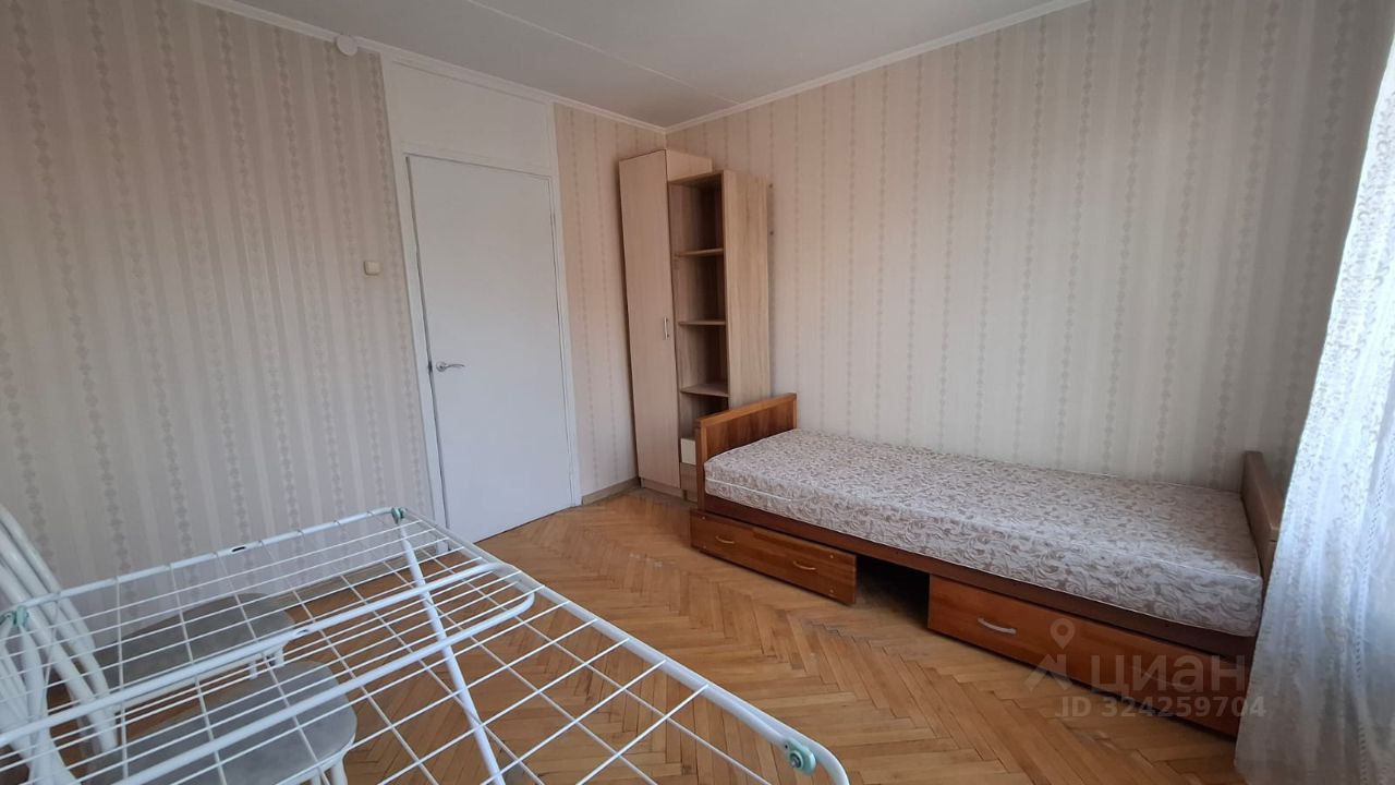 Аренда 3-комн квартиры на вторичном рынке улица Короленко, 9К2