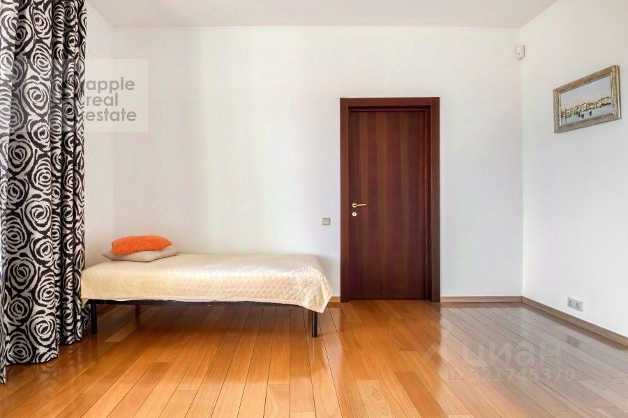 Аренда 4-комн квартиры на вторичном рынке улица Спиридоновка, 18