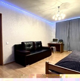 Продажа 2-комн квартиры на вторичном рынке Ореховый б-р,  д. 41