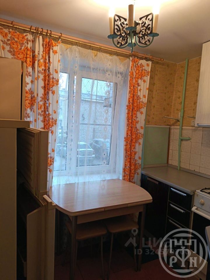 Продажа 3-комн квартиры на вторичном рынке Кронштадт, Гражданская улица, 21