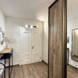 Продажа 3-комн квартиры на вторичном рынке улица Сикейроса,  д. 19 к2