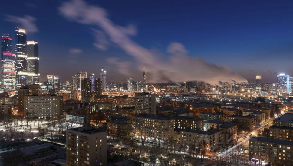 Продажа 4-комн квартиры на вторичном рынке улица Сергея Макеева, 9к4