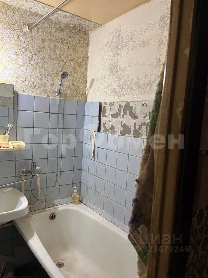 Продажа 1-комн квартиры на вторичном рынке Изумрудная улица, 9