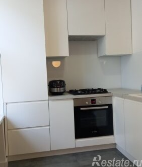 Продажа 4-комн квартиры на вторичном рынке Лахтинская улица,  д. 25Б