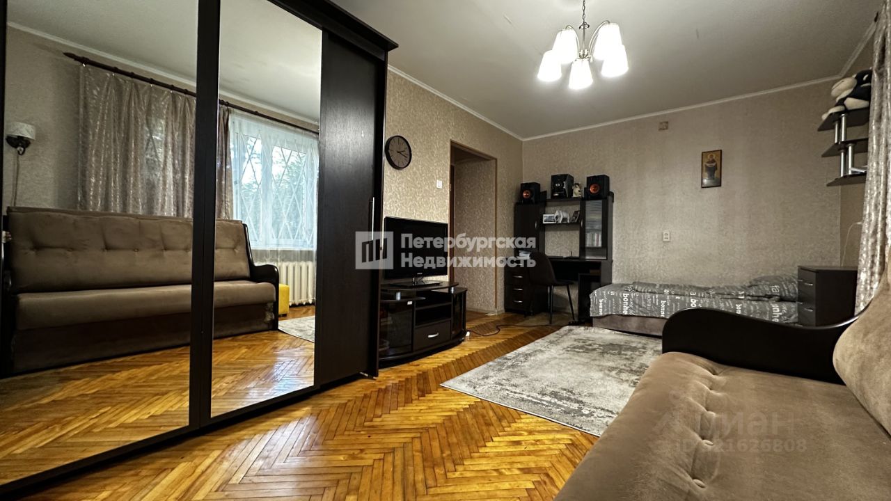 Продажа 2-комн квартиры на вторичном рынке Краснопутиловская улица, 100