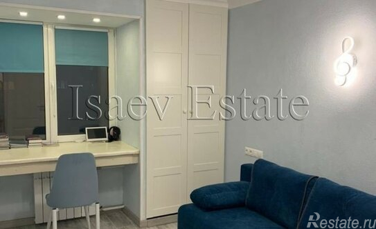 Продажа 4-комн квартиры на вторичном рынке ул Суворовская,  д. 22