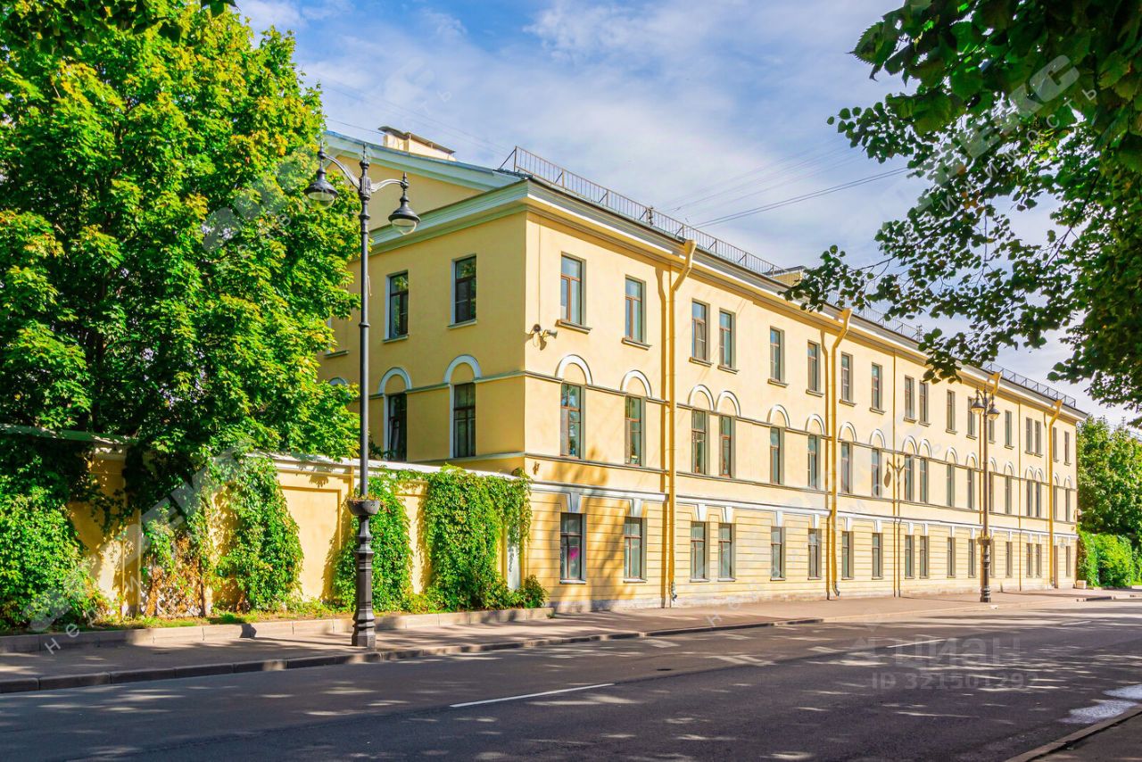 Продажа 3-комн квартиры на вторичном рынке Кронштадт, Советская улица, 45