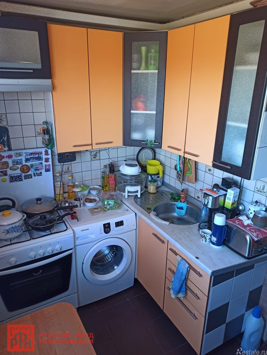 Продажа 3-комн квартиры на вторичном рынке Кировск г., Ладожская ул. ,  д. 20