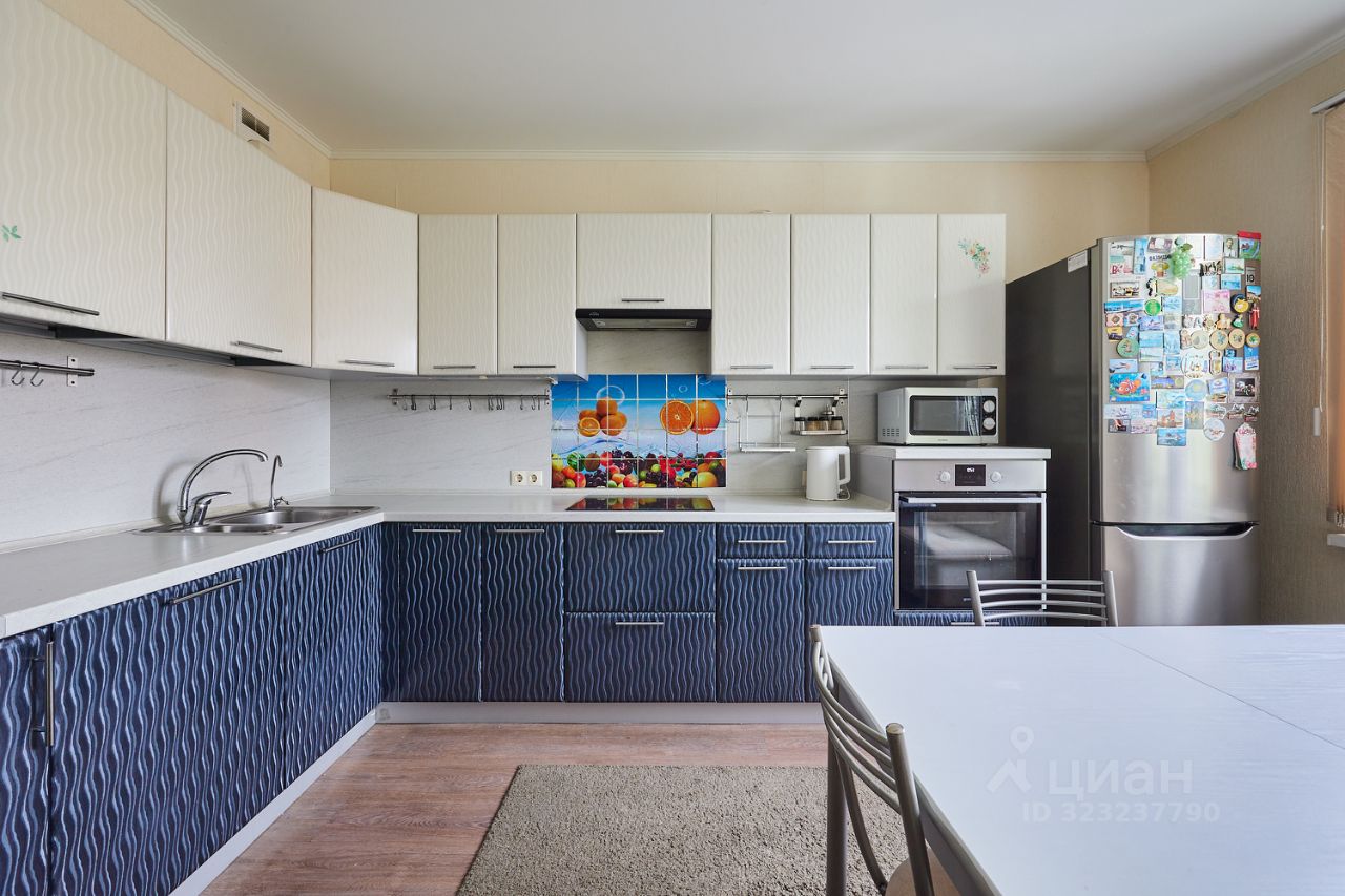 Продажа 4-комн квартиры на вторичном рынке улица Даниила Хармса, 4