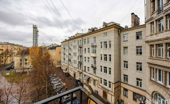 Продажа 6-комн квартиры на вторичном рынке Обуховской обороны пр-кт,  д. 39